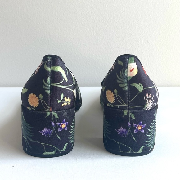 Ann Taylor | Bette Velvet Floral Block Heel - Picture 4 of 9